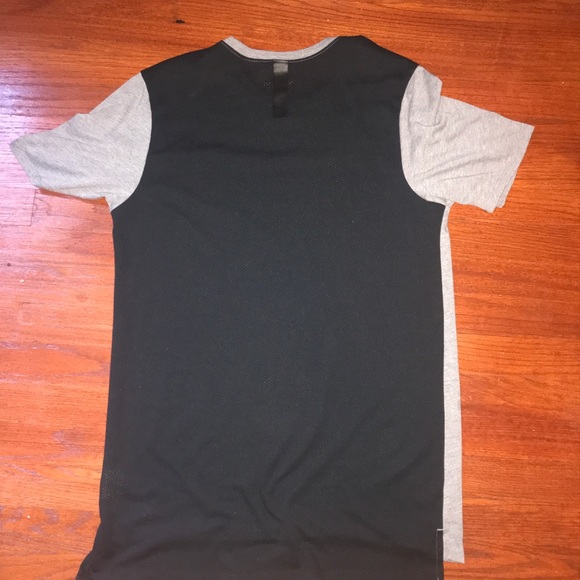 Nike shirt - Picture 4 of 4